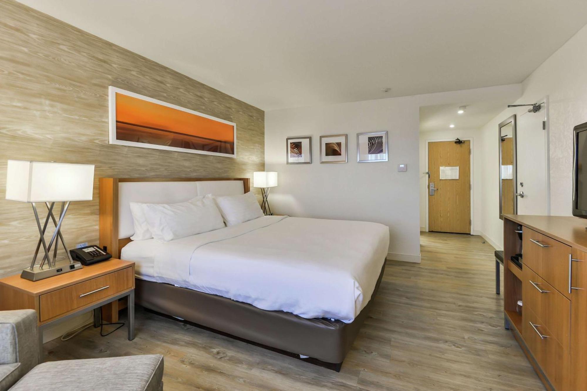 Отель Doubletree By Hilton Китченер Экстерьер фото