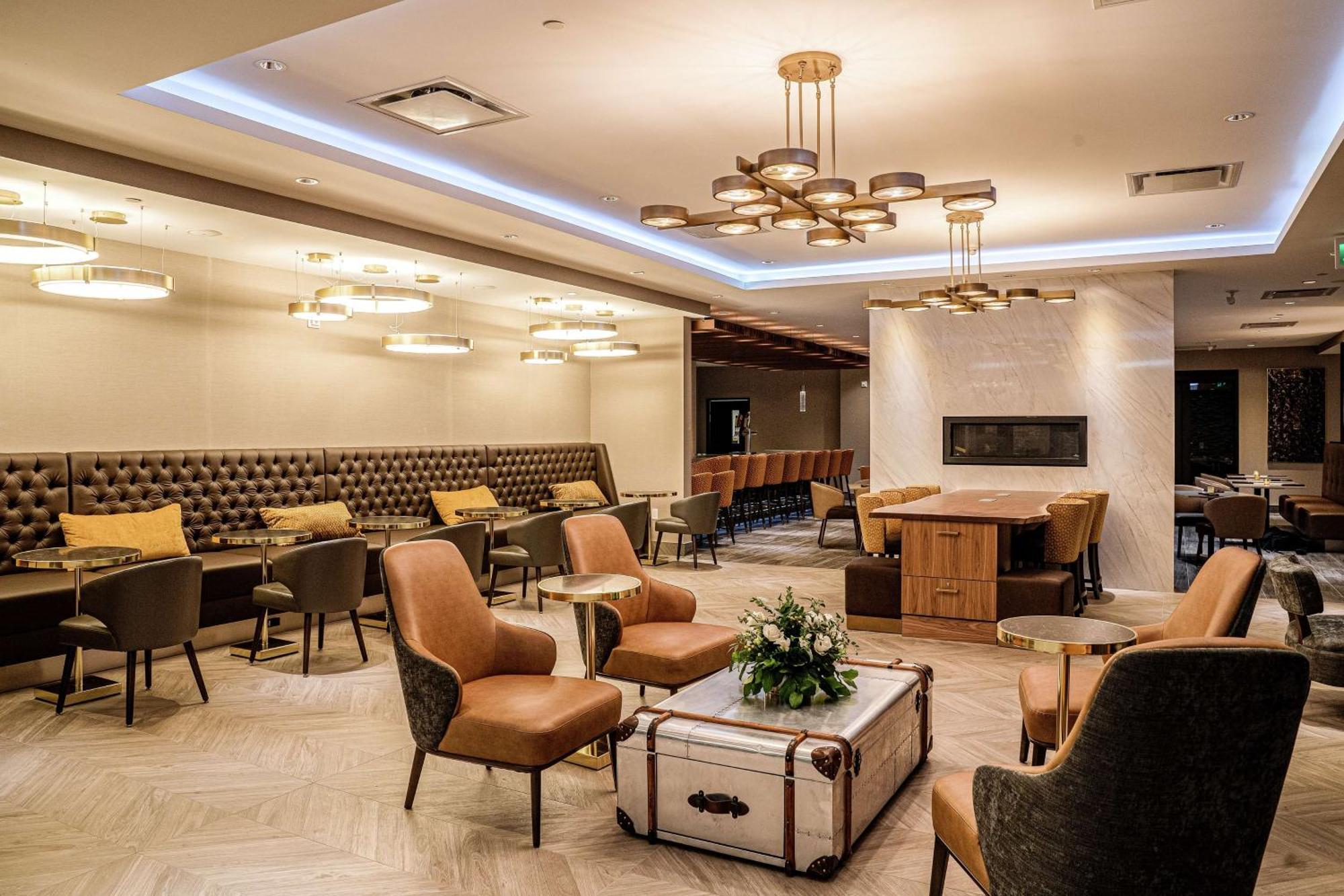 Отель Doubletree By Hilton Китченер Экстерьер фото
