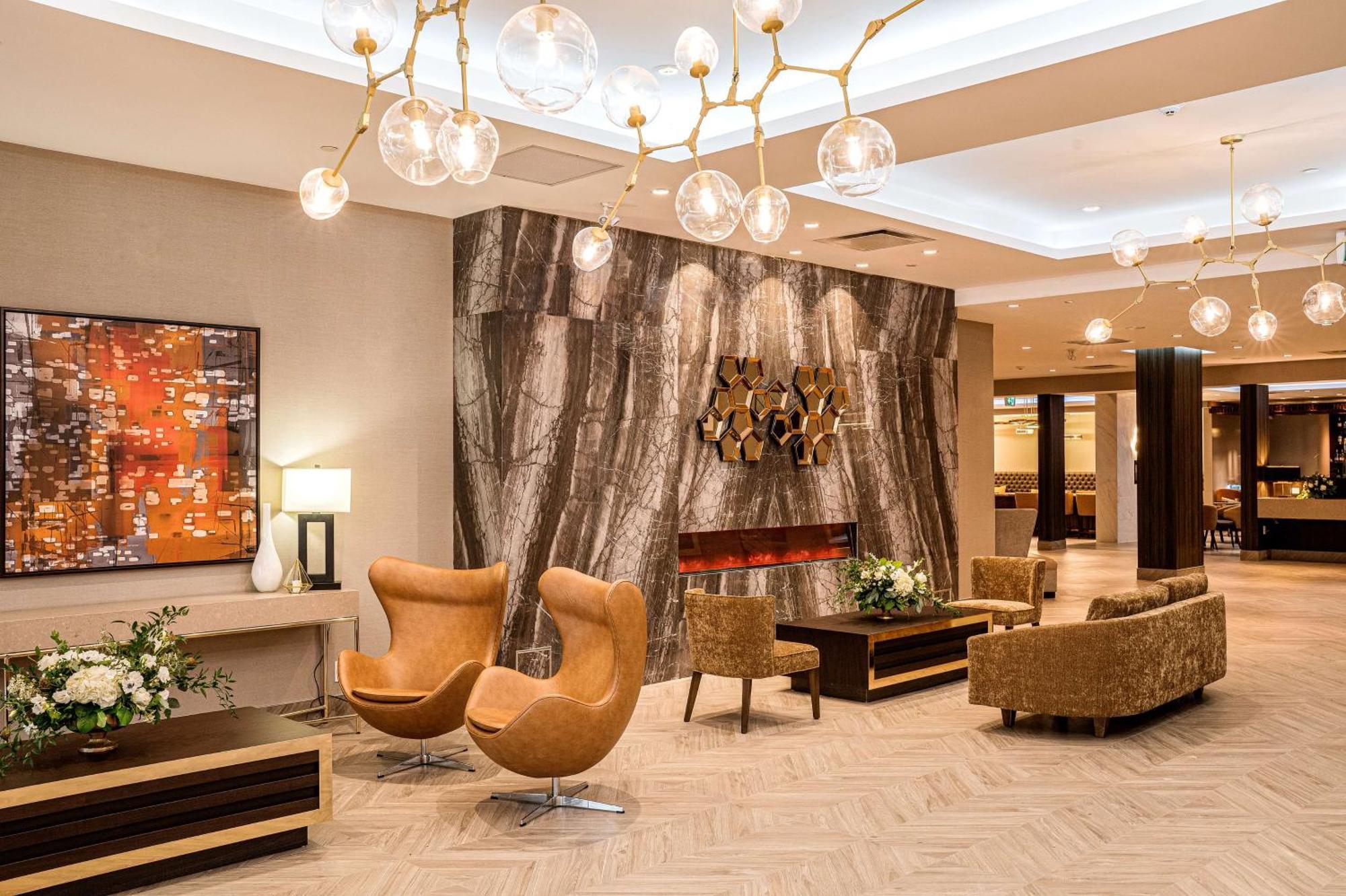 Отель Doubletree By Hilton Китченер Экстерьер фото