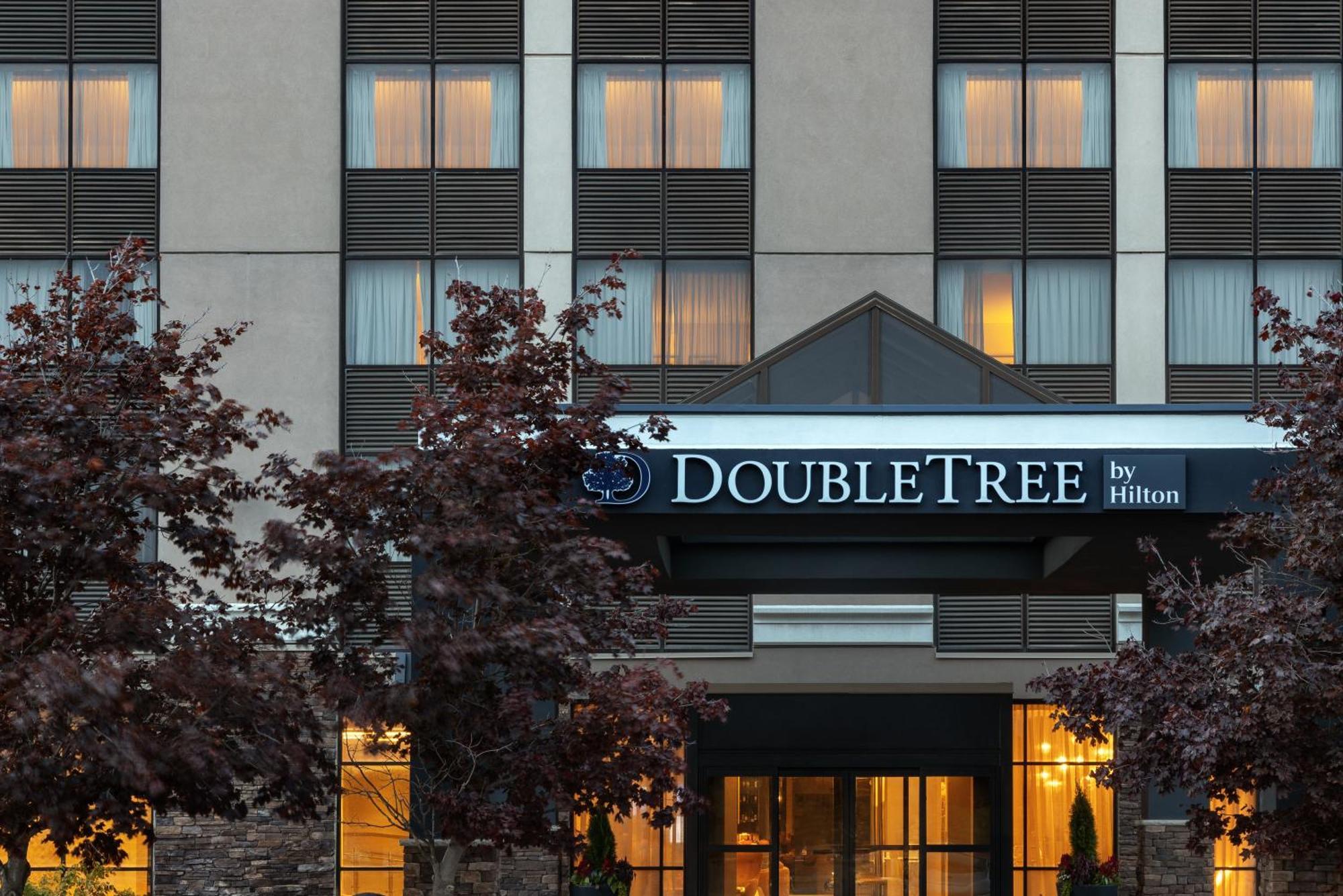 Отель Doubletree By Hilton Китченер Экстерьер фото