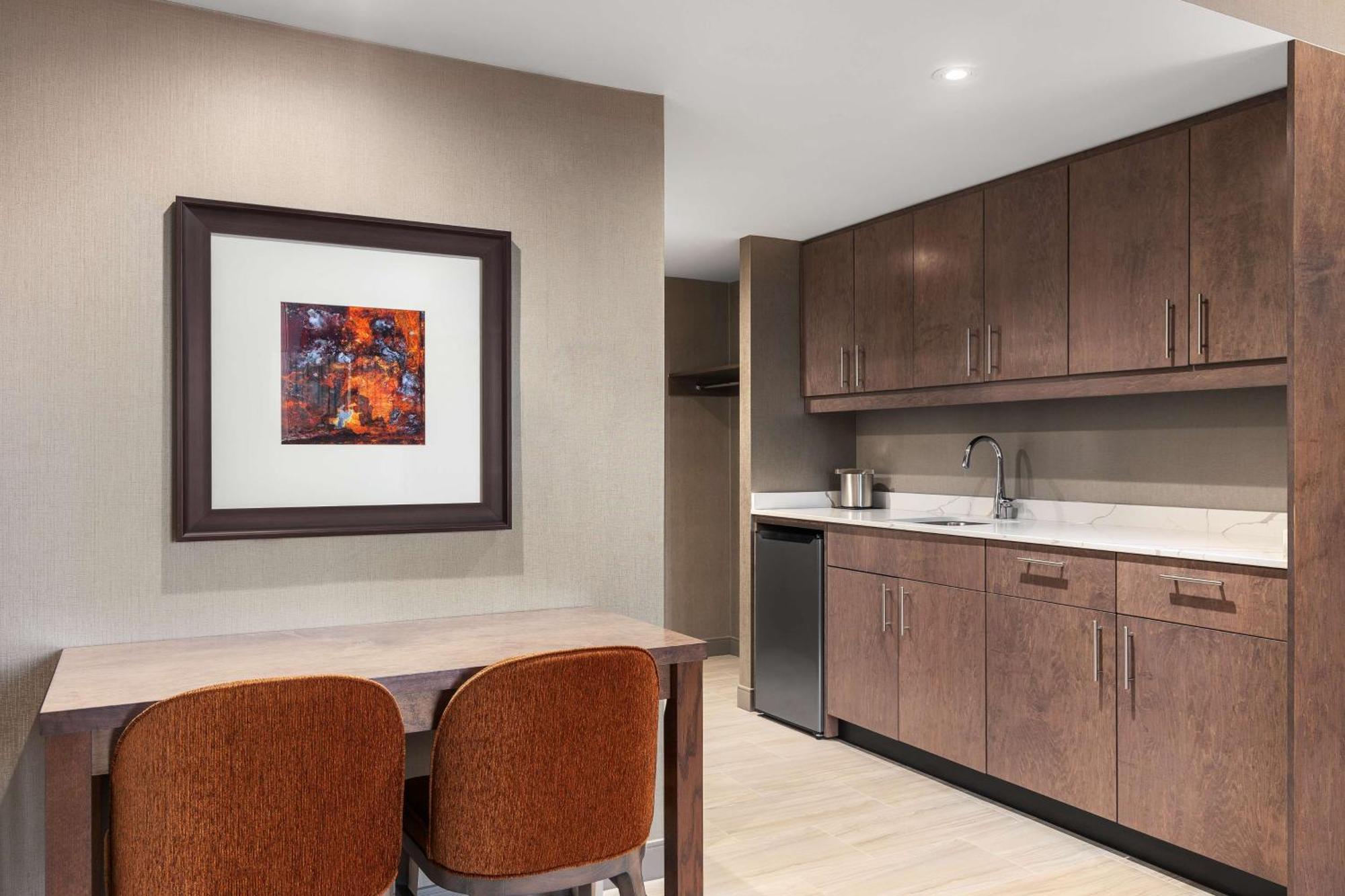 Отель Doubletree By Hilton Китченер Экстерьер фото