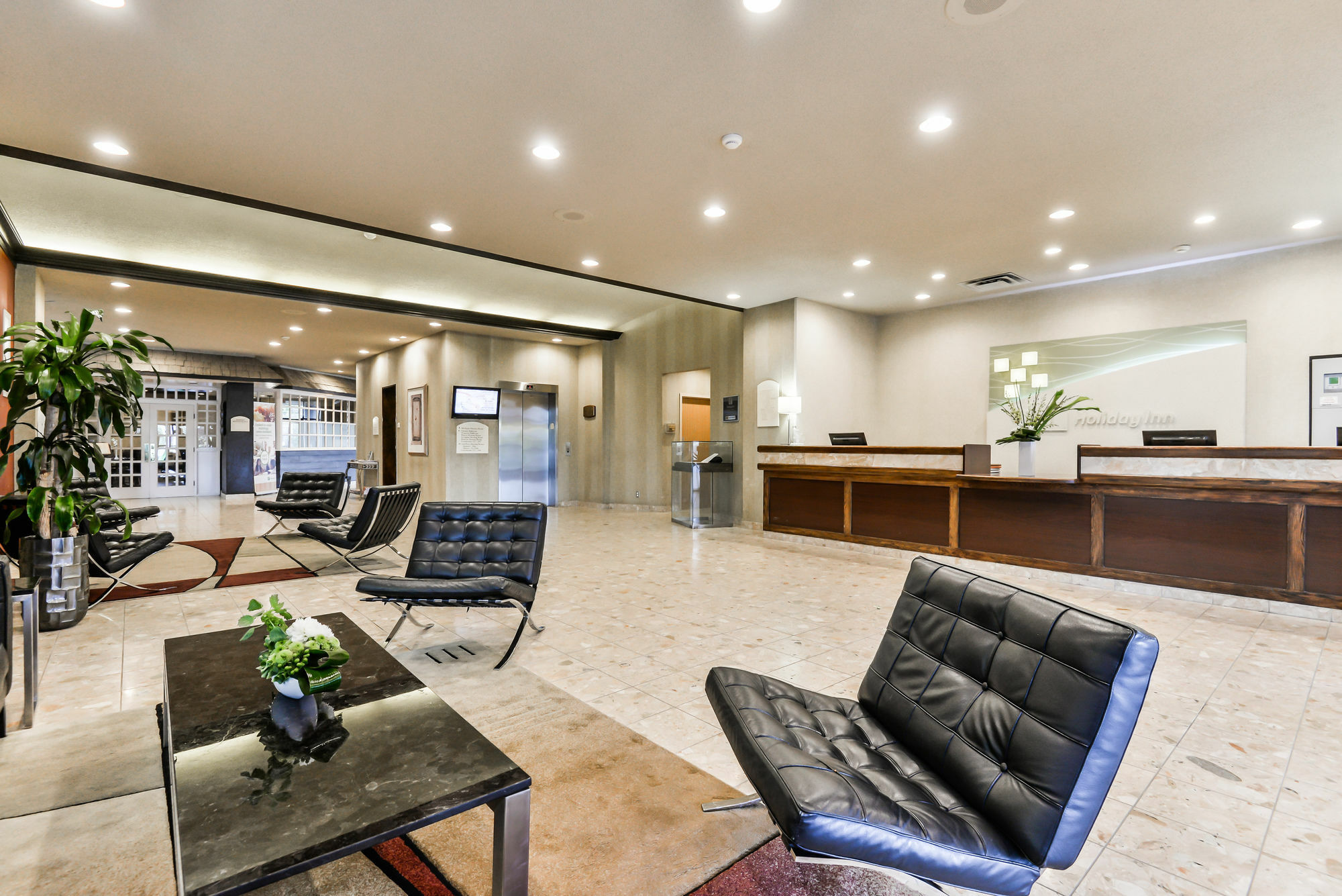 Отель Doubletree By Hilton Китченер Экстерьер фото